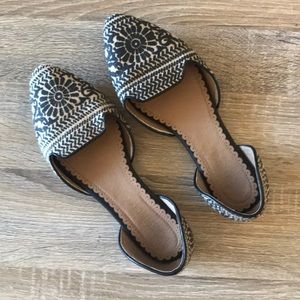 Black and Tan Designed Woven Flats